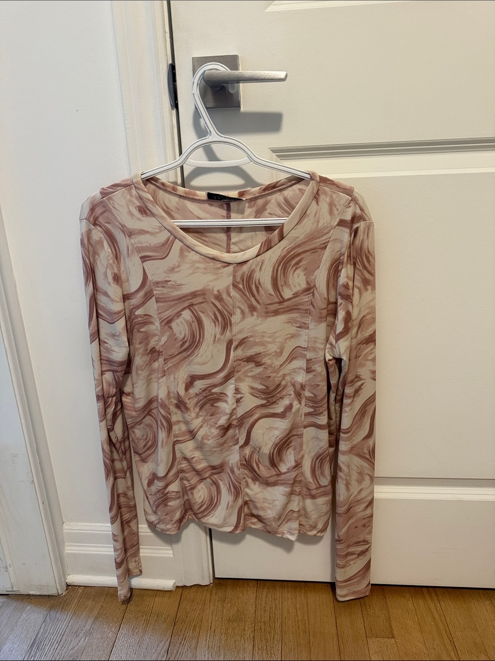 Women's Long-Sleeve Swirl Print Top in Dusty Rose